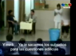 macri echo a un grupo de docentes que le hizo una parodia macri echo a un grupo de docentes que le hizo una parodia