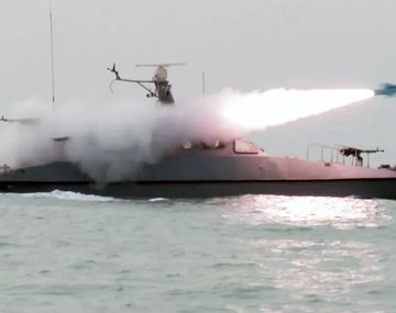 Estados Unidos e Irán se responsabilizan por lanzamientos de misiles en el estrecho de Ormuz