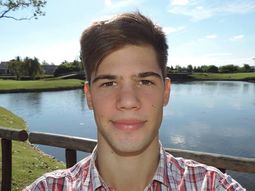 El joven de 20 años pelea por su vida. El joven de 20 años pelea por su vida.