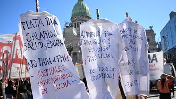 caravana por el garrahan a la quinta de olivos: este es un gobierno cruel caravana por el garrahan a la quinta de olivos: este es un gobierno cruel