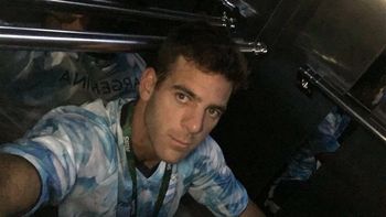 del potro arranco el dia con el pie izquierdo: se quedo encerrado en un ascensor del potro arranco el dia con el pie izquierdo: se quedo encerrado en un ascensor