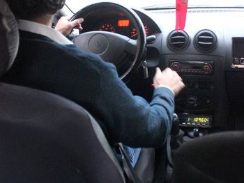 Buscan a un remisero acusado de violar a una pasajera