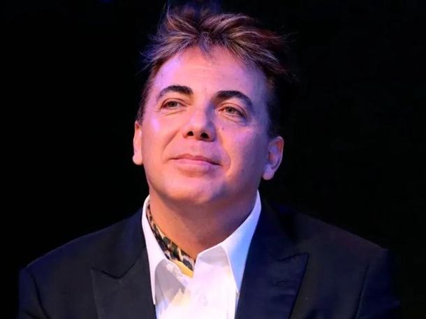 Cristian Castro se mostró junto a una misteriosa mujer en el escenario y se desataron los rumores de romance