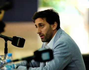 Escándalo en Racing antes de jugar contra Boca: dirigente se quiso meter al vestuario y Diego Milito lo echó