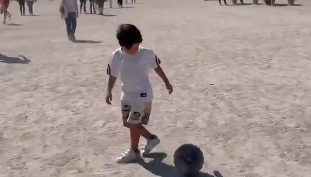 La verdad del video de un Mateo Messi que gambetea a todos