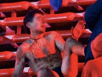 Barras de Independiente molieron a palos a mujeres, grandes y chicos.