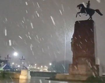 Sigue la nieve en Buenos Aires: histórica nevada an Olavarría tras 16 años