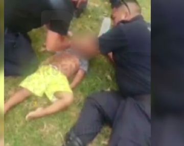 Un nene de 3 años convulsionó en la calle y lo salvó la policía