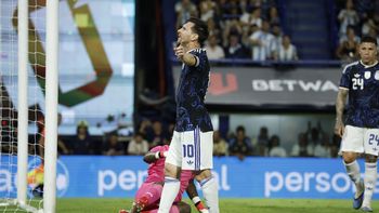 el exquisito gol de messi para el 2-0 de la seleccion ante zambia el exquisito gol de messi para el 2-0 de la seleccion ante zambia