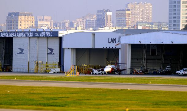 Kicillof se reúne con el CEO de LAN por el problema del hangar