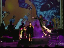 Teatro: Una Obra Redonda cumple dos años y lo celebra con una Fiesta