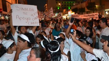 multitudinaria marcha en apoyo al chapo guzman en mexico multitudinaria marcha en apoyo al chapo guzman en mexico