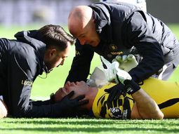 el dibu martinez tuvo que ser intervenido por una fractura en la mandibula y estara un tiempo sin poder jugar el dibu martinez tuvo que ser intervenido por una fractura en la mandibula y estara un tiempo sin poder jugar