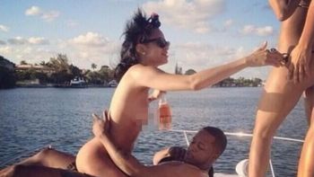 una foto de rihanna desnuda con un hombre se filtro en la web una foto de rihanna desnuda con un hombre se filtro en la web
