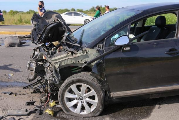 Murió en un triple choque, pero sospechan que fue asesinado a golpes por otro de los conductores