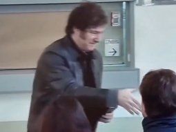 Elecciones porteñas: una autoridad de mesa le negó el saludo a Javier Milei
