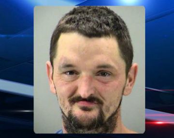 Intentó tener sexo con una camioneta