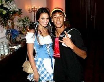 Neymar imita a Messi hasta en las fiestas de disfraces