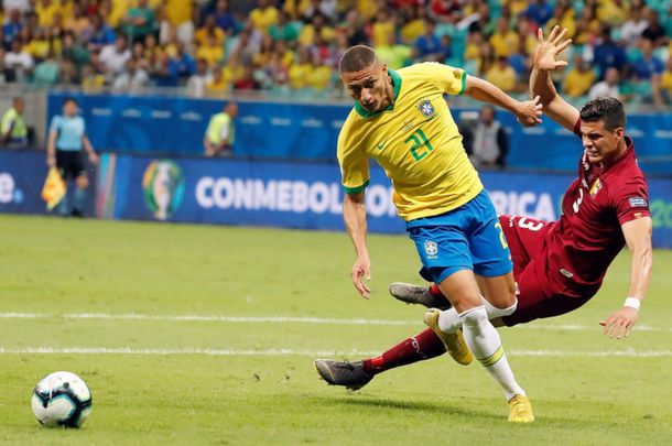Problemas para Brasil: Richarlison se perdería lo que resta de la Copa América por paperas