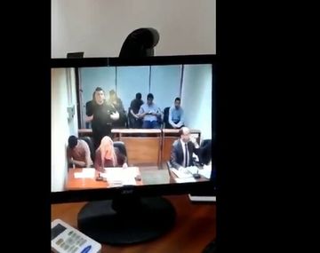 El preso escuchaba al fiscal cuando estalló