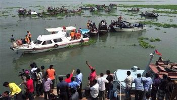 mas de 10 muertos y 50 desaparecidos en bangladesh al hundirse un barco mas de 10 muertos y 50 desaparecidos en bangladesh al hundirse un barco
