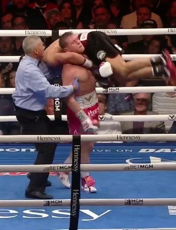 Canelo Álvarez perdió con Dmitry Bivol 