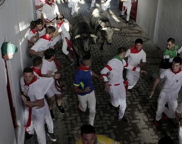 Tres heridos por asta de toro en el primer encierro de San Fermín