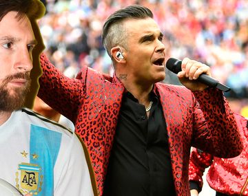 El look de Robbie Williams, muy parecido a Messi