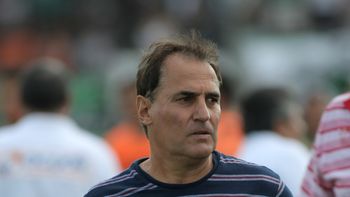 polemica: un dt de primera division incendio a sus jugadores polemica: un dt de primera division incendio a sus jugadores