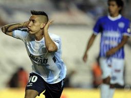 luego de la brutal patada que recibio, centurion esta a un paso de irse de racing luego de la brutal patada que recibio, centurion esta a un paso de irse de racing