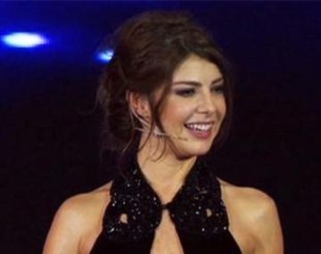 Una presentadora de televisión es despedida por su escote sexy