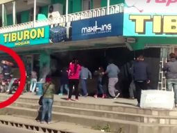 Creyó que había saqueos, se metió a robar Creyó que había saqueos, se metió a robar