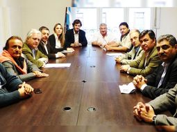 union pro se reunio con representantes de la mesa de enlace union pro se reunio con representantes de la mesa de enlace