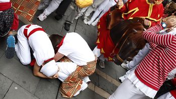asi fue el primer encierro con los toros en san fermin 2014 asi fue el primer encierro con los toros en san fermin 2014