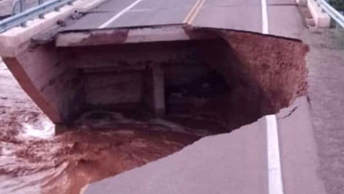 Temporal en Salta: se partió un puente en la ruta