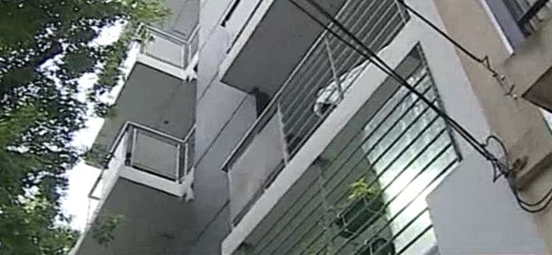 Cayeron dos ladrones que robaban departamentos al estilo hombre araña