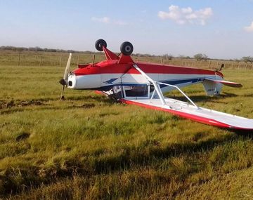 Cayó avioneta en la autopista La Plata-Buenos Aires