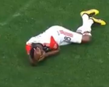 El ex Vélez reconoció su patada al instante y pidió su propia amarilla