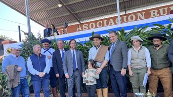 La ARU cuestionó al presidente Luis Lacalle Pou por el atraso cambiario durante la Expo Prado. La ARU cuestionó al presidente Luis Lacalle Pou por el atraso cambiario durante la Expo Prado.
