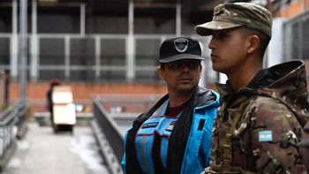 la policia de la ciudad y el ejercito pusieron en marcha el operativo para la eleccion del domingo la policia de la ciudad y el ejercito pusieron en marcha el operativo para la eleccion del domingo