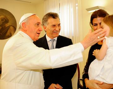 Francisco va a colaborar con Macri