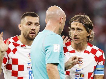 El polémico penal no cobrado a Croacia a instancias del VAR