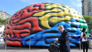un cerebro gigante para concientizar sobre el acv un cerebro gigante para concientizar sobre el acv