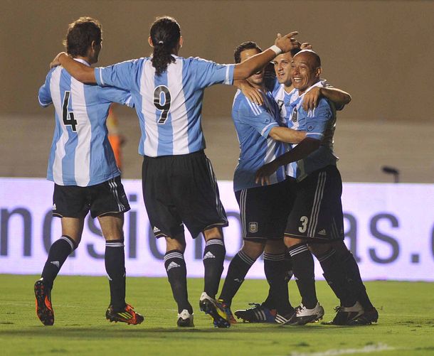 Argentina va por la revancha frente a Brasil en Resistencia