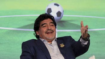 maradona: dios es argentino y ahora tambien el papa maradona: dios es argentino y ahora tambien el papa