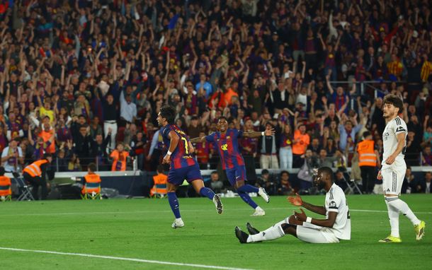 Barcelona le ganó 2-0 al Real Madrid y se coronó campeón de la Liga de España