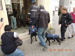 en cuevas de salta se secuestraron divisas y armas en cuevas de salta se secuestraron divisas y armas