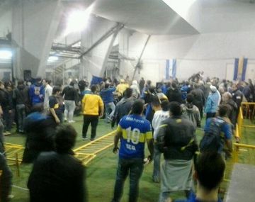 Escándalo en Boca: incidentes en la Asamblea de Representantes de Socios