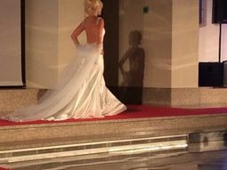 A Wanda Nara le llegó el vestido de novia