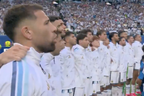 El himno argentino en Argentina - Cabo Verde